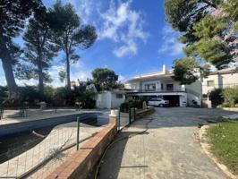 Amplio chalet con piscina en gran parcela. photo 0