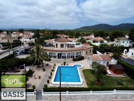Espacioso Chalet con gran parcela en Les 3 Cales photo 0
