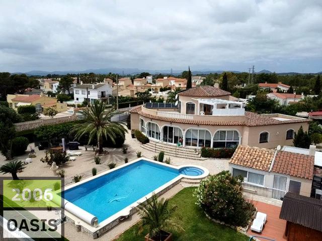 Espacioso Chalet con gran parcela en Les 3 Cales photo 0