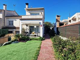 Chalet Pareado en Cambrils a tan solo 400 metros de la playa photo 0
