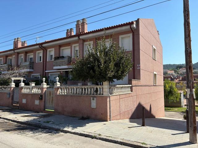 VIVENDA ADOSADA EN VENTA photo 0