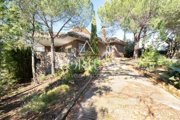 Casa en venta en Calle Gessamí, Castellvell. photo 0