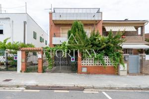 Casa en venta Urbanización Sant Joan photo 0