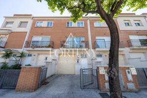 Casa adosada en venta, Calle Bonaventura Carles Aribau en Reus. photo 0