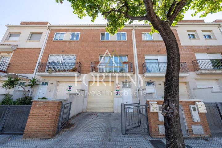 Casa adosada en venta, Calle Bonaventura Carles Aribau en Reus. photo 0