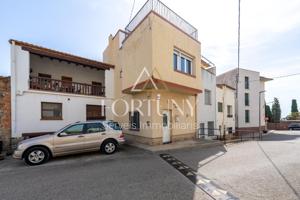 Casa adosada en venta Calle Dissabte, en Riudecanyes. photo 0