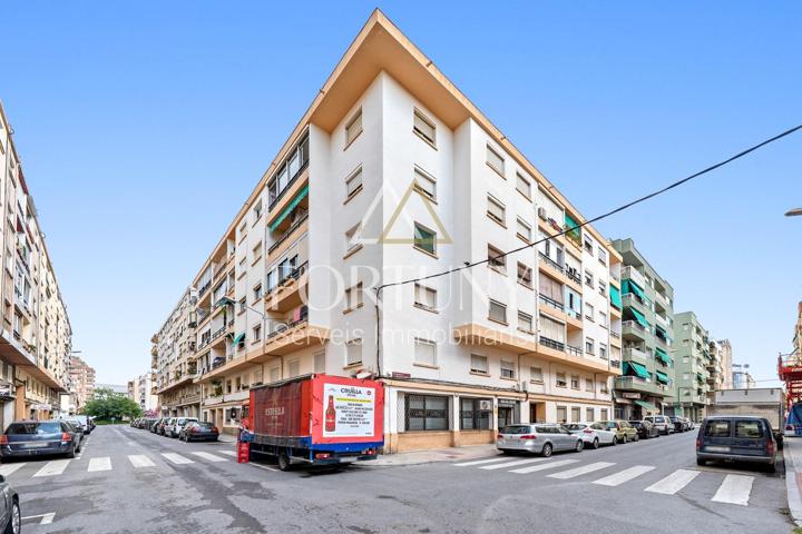 Piso en venta en calle Alcalde Segimon, Reus. photo 0