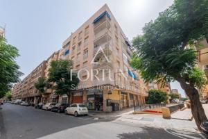 Piso en venta en calle Mare Molas 28, Reus. photo 0