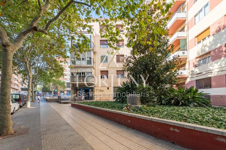 Piso en venta Calle General Moragues, Reus. photo 0
