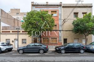 Piso en venta Calle Santes Creus, Reus. photo 0