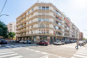 Piso en venta en Calle Mare Molas, Reus. photo 0