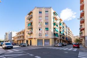 Piso en venta Calle Sant Antoni Maria Claret, Reus. photo 0