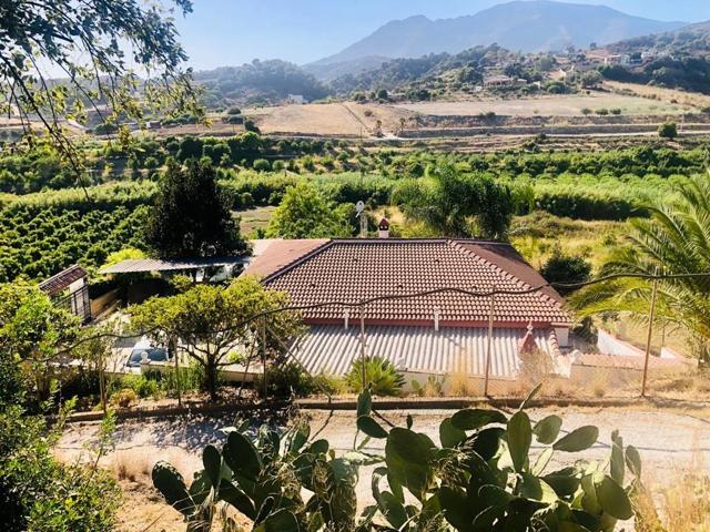 Finca Rústica en Estepona con Piscina Privada y Jardín Frutal. photo 0