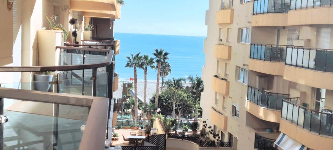 Apartamento en Primera Línea con Terraza en Estepona. photo 0