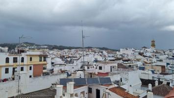 Piso Céntrico de 4 Dormitorios con Terraza y Excelente Ubicación en Estepona photo 0