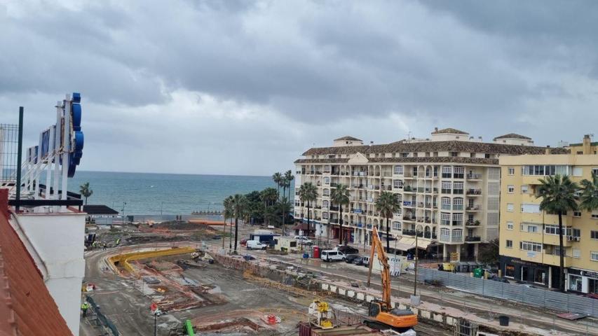 Piso luminoso de 4 dormitorios en el centro de Estepona, junto al Orquidario y a un paso de la playa photo 0