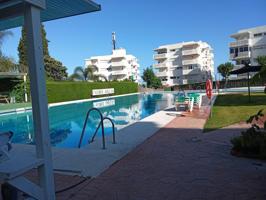 Piso tres dormitorios con piscina comunitaria photo 0