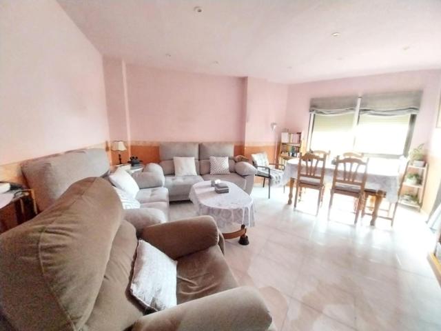 Apartamento de 4 Dormitorios en el Centro de Estepona con Piscina y Terraza photo 0
