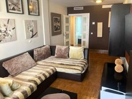 Apartamento en venta en Estepona cerca del puerto, con jardín, piscina y plaza de garaje photo 0