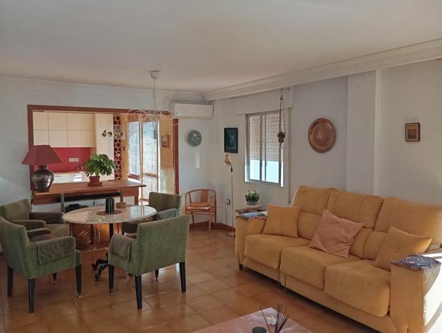 Ático en Venta en el Centro de Estepona – 6 Dormitorios, 3 Baños y Vistas Abiertas photo 0
