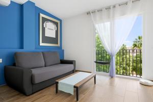 Moderna Casa en Estepona con 3 Dormitorios y Garaje. photo 0