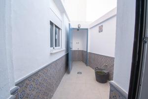 SE VENDE CASA EN PLANTA BAJA CON PATIO EN MEDINA SIDONIA (centro) photo 0