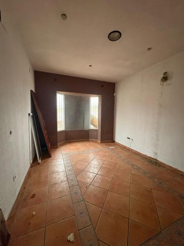 ¡OPORTUNIDAD! CHALET CON DOCUMENTACIÓN CERCA DEL PUEBLO photo 0