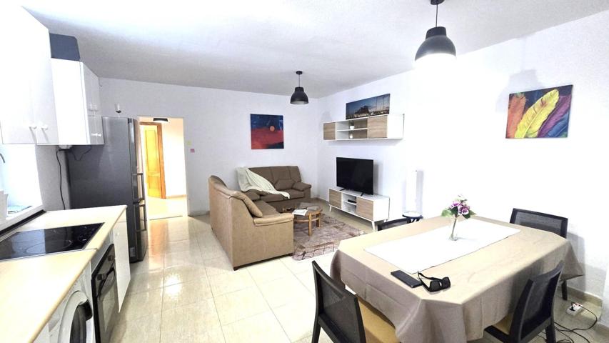 PISO EN CALLE PINTOR APARECIO CON 4 HABITACIONES SUITE photo 0