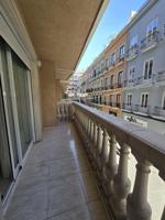 SE ALQUILA PISO DE 150M CON PLAZA DE CARAJE INCLIUIDA, EN PLENO CENTRO DE ALICANTE photo 0