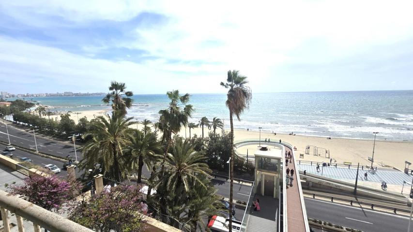 EXCLUSIVO PISO EN PRIMERA LINEA DE PLAYA CON PLAZA DE GARAJE INCLUIDA EN EL PRECIO photo 0