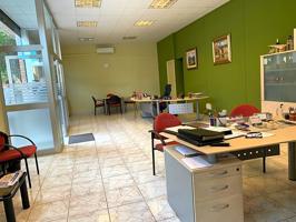 EN VENTA AMPLIO LOCAL COMERCIAL photo 0