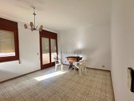 CASA EN VENTA EN ROQUETES ESQUINERA Y MUY LUMINOSA photo 0