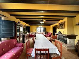 Finca excepcional en Camarles: 3 chalets + 2 almacenes sobre 23,46 ha photo 0