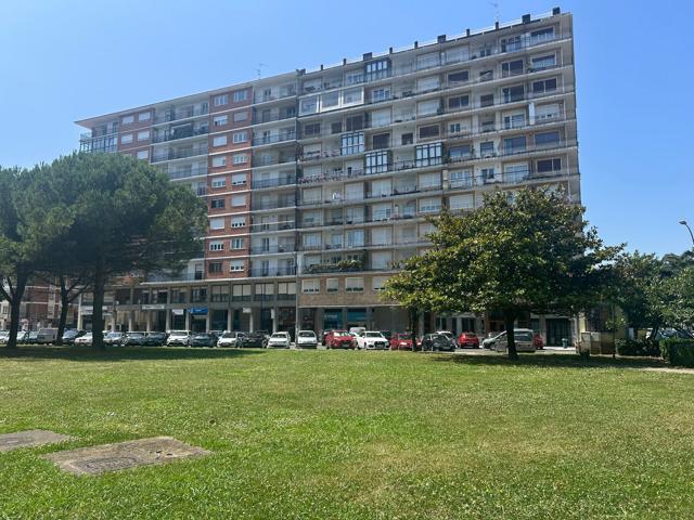 Piso En venta en Cl Marques Comilla, 9, Centro, Laredo photo 0