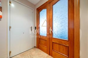 ¡Descubre tu nuevo hogar en esta impresionante casa esquinera pareada! photo 0