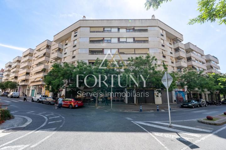 ¡Espacio, comodidad y ubicación en Reus! Piso de 139 m² con parking y trastero incluidos photo 0