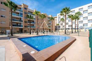 🏡 ¡VIVE A LO GRANDE EN ESTE PISAZO DE 142 m² CON PISCINA, JARDÍN Y PARKING INCLUIDO! 🌴✨ photo 0