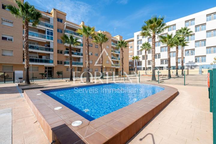 🏡 ¡VIVE A LO GRANDE EN ESTE PISAZO DE 142 m² CON PISCINA, JARDÍN Y PARKING INCLUIDO! 🌴✨ photo 0