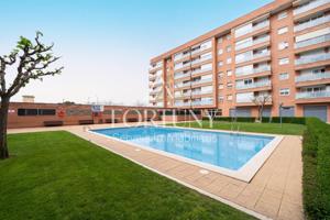 ¡EXCLUSIVO PISO DE 3 HABITACIONES CON PISCINA COMUNITARIA! photo 0