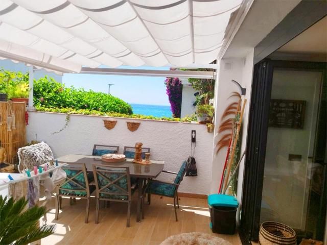 Unifamiliar Pareada En venta en 1º Línea De Playa, Estepona photo 0