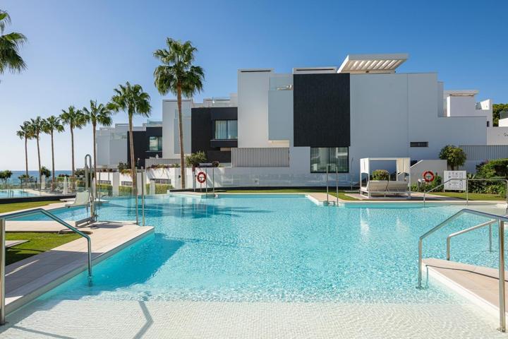 Unifamiliar Pareada En alquiler en Las Mesas, Estepona photo 0
