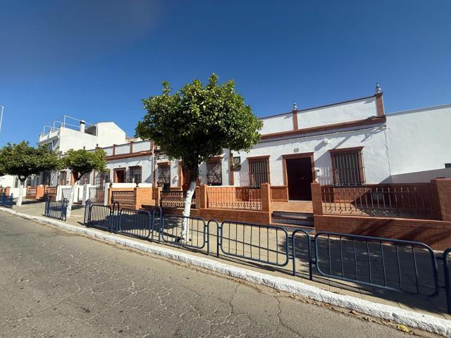 Unifamiliar Pareada En venta en Andalucia, La Palma Del Condado photo 0