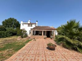 Unifamiliar En venta en Carretera De Sevilla A Utrera, Alcala De Guadaira photo 0