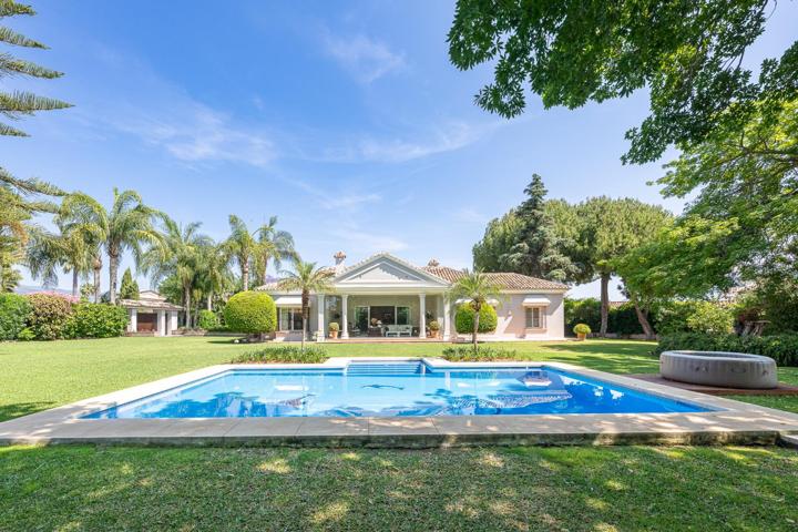 Unifamiliar En venta en Guadalmina Baja, Marbella photo 0