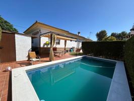 Unifamiliar En venta en Carmona, Carmona photo 0
