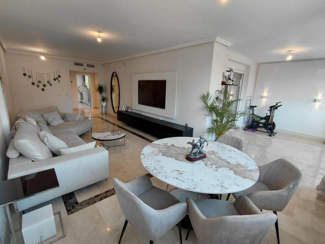 Piso En venta en Valdeolletas-Las Cancelas-Xarblanca, Marbella photo 0