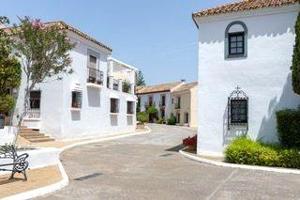 Unifamiliar Pareada En venta en Guadalmina Baja, Marbella photo 0