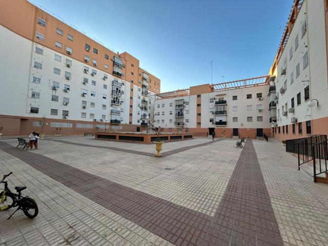 Piso En venta en Emilio Lemos, Sevilla photo 0
