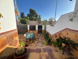 Unifamiliar Pareada En venta en Arco Norte - Avda España, Dos Hermanas photo 0