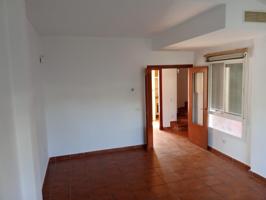 Unifamiliar Pareada En venta en Andalucia, Villamanrique De La Condesa photo 0